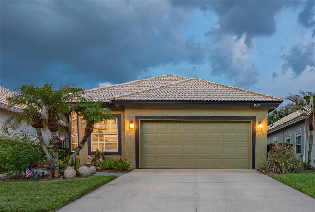 For Sale: $389,000 (2 beds, 2 baths, 1678 Square Feet)