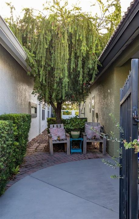 For Sale: $389,000 (2 beds, 2 baths, 1678 Square Feet)