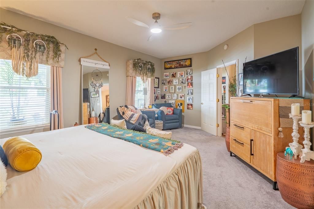 For Sale: $389,000 (2 beds, 2 baths, 1678 Square Feet)