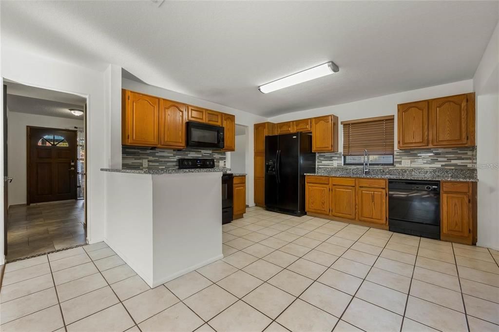 En Venta: $405,000 (4 camas, 2 baños, 1998 Pies cuadrados)