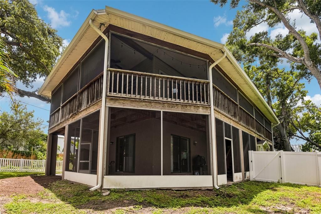 En Venta: $495,000 (3 camas, 3 baños, 1989 Pies cuadrados)