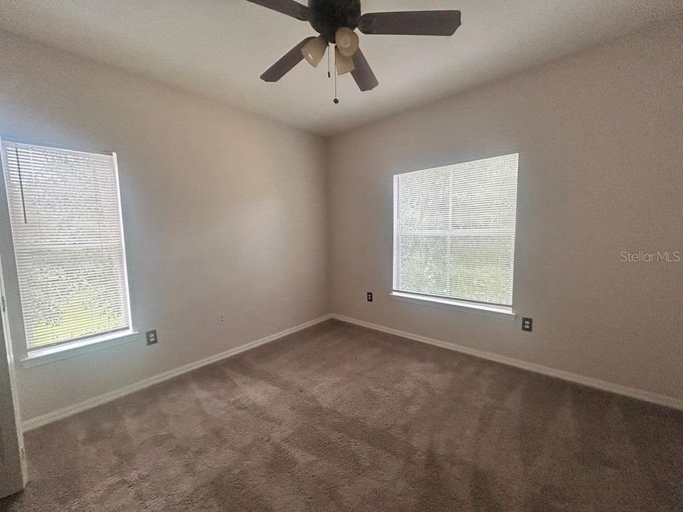 For Rent: $1,590 (1 beds, 1 baths, 868 Square Feet)