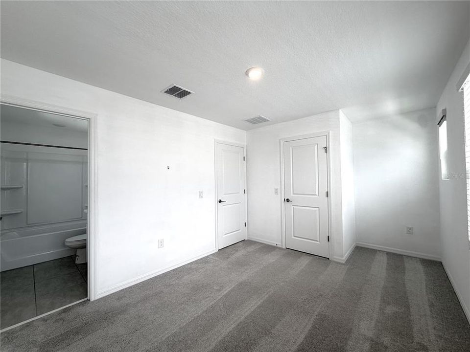 В аренду: $1,700 (2 спален, 2 ванн, 1255 Квадратных фут)