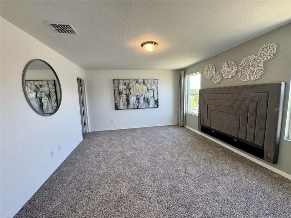 For Rent: $2,450 (3 beds, 2 baths, 1560 Square Feet)