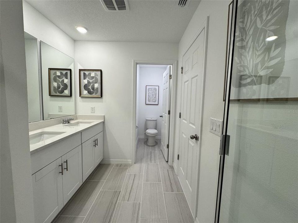 For Rent: $2,450 (3 beds, 2 baths, 1560 Square Feet)