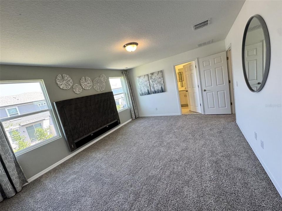 For Rent: $2,450 (3 beds, 2 baths, 1560 Square Feet)
