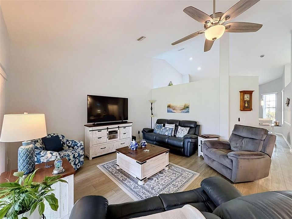 Activo con contrato: $220,000 (2 camas, 2 baños, 1440 Pies cuadrados)