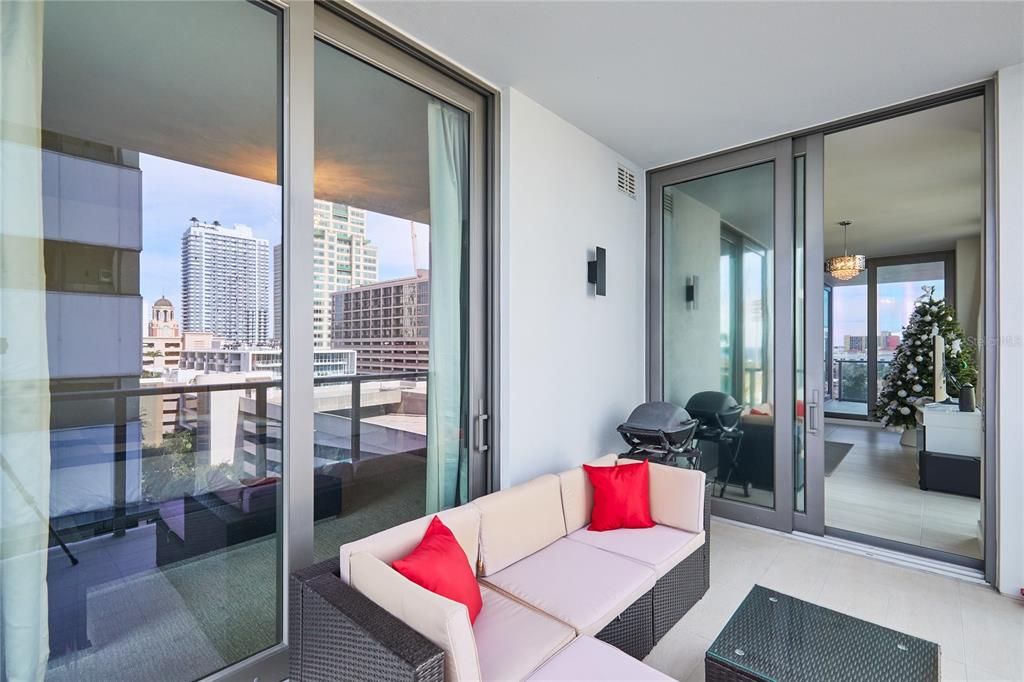 For Sale: $1,495,000 (2 beds, 3 baths, 2036 Square Feet)