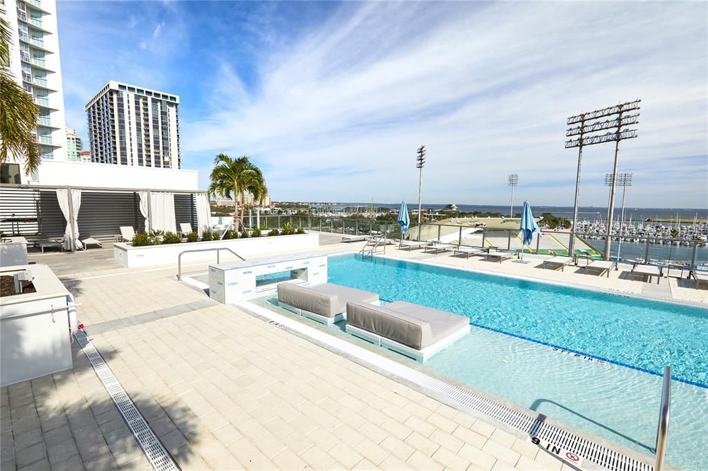 For Sale: $1,495,000 (2 beds, 3 baths, 2036 Square Feet)