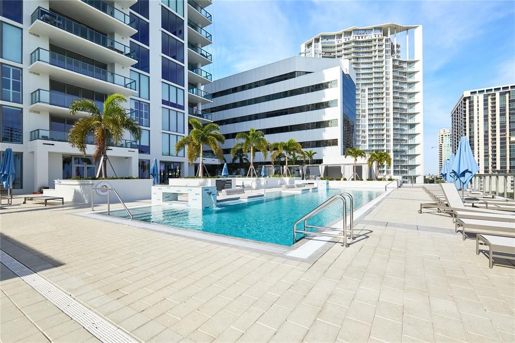 For Sale: $1,495,000 (2 beds, 3 baths, 2036 Square Feet)