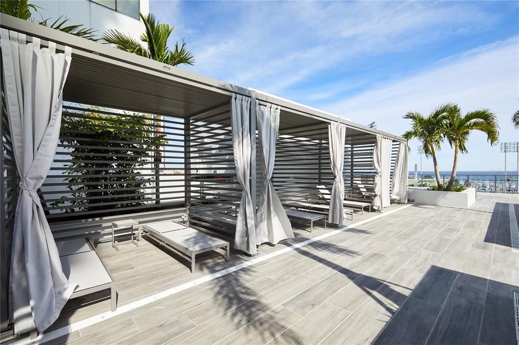 For Sale: $1,495,000 (2 beds, 3 baths, 2036 Square Feet)