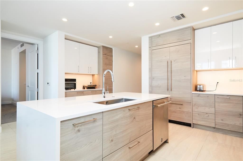 For Sale: $1,495,000 (2 beds, 3 baths, 2036 Square Feet)