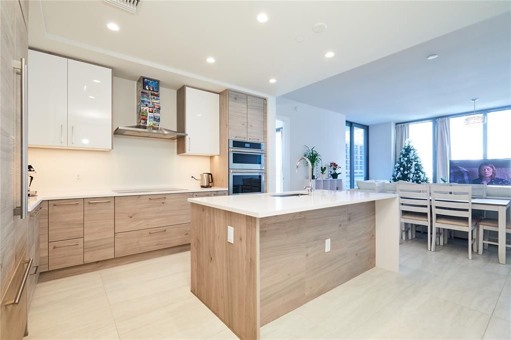 For Sale: $1,495,000 (2 beds, 3 baths, 2036 Square Feet)