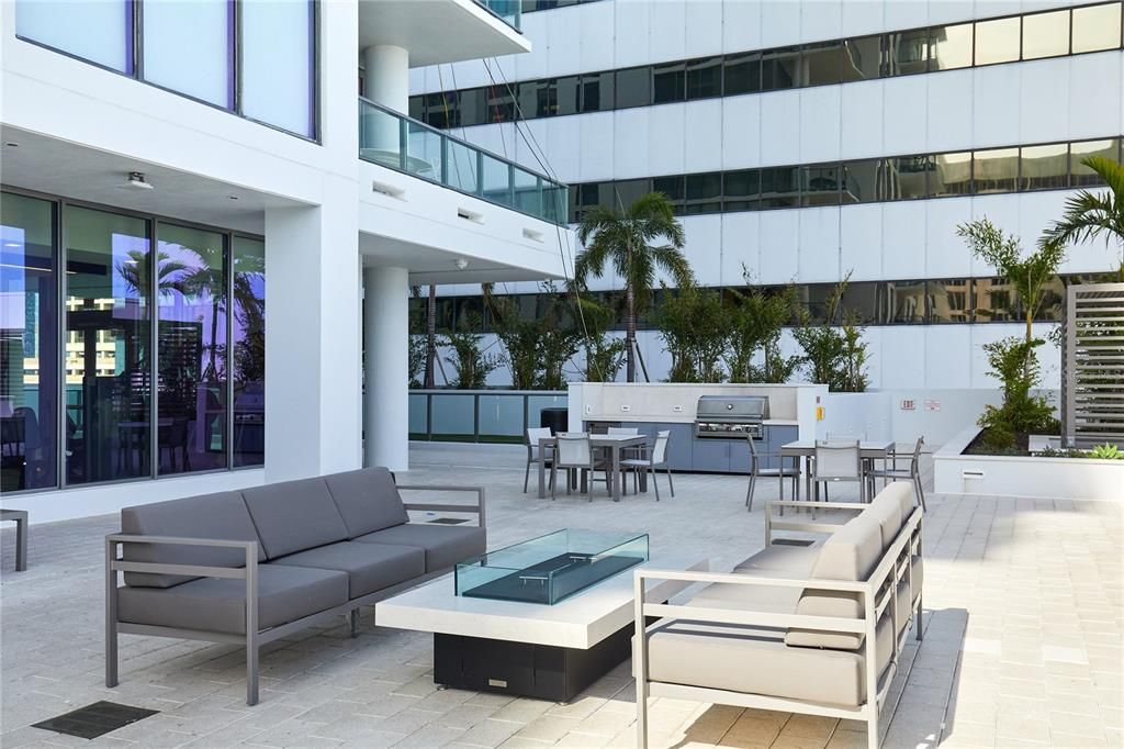 For Sale: $1,495,000 (2 beds, 3 baths, 2036 Square Feet)