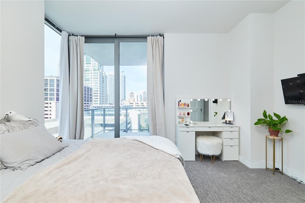 For Sale: $1,495,000 (2 beds, 3 baths, 2036 Square Feet)