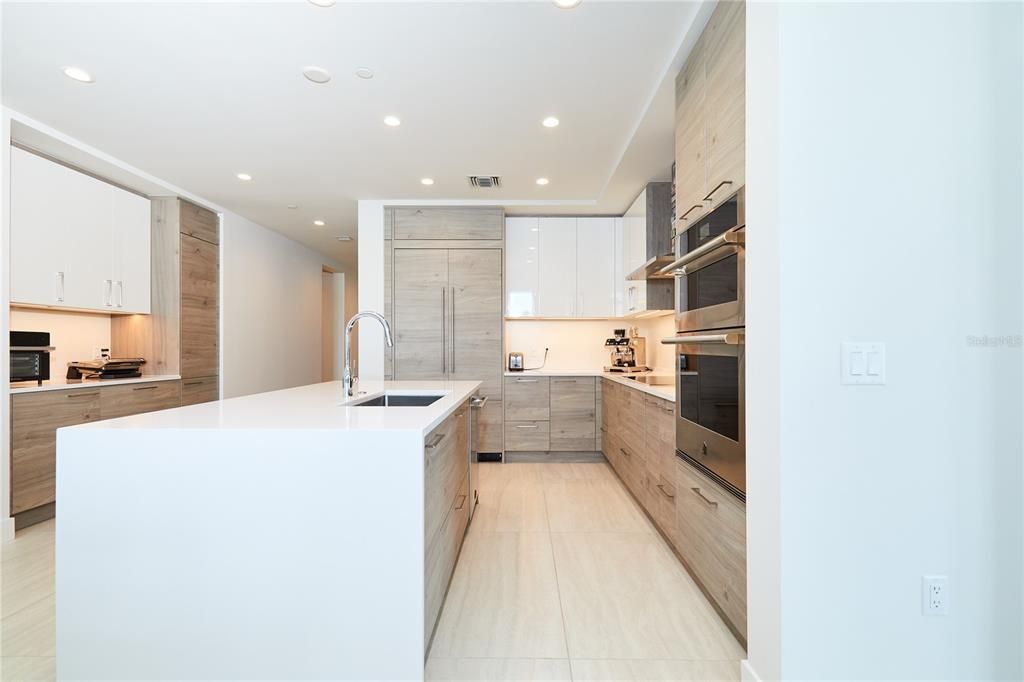 For Sale: $1,495,000 (2 beds, 3 baths, 2036 Square Feet)