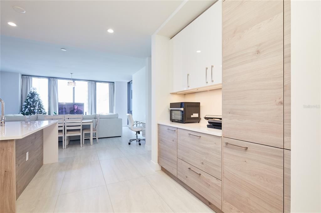 For Sale: $1,495,000 (2 beds, 3 baths, 2036 Square Feet)
