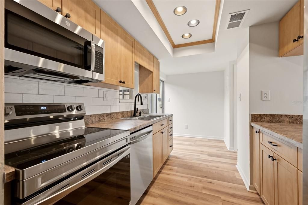 На продажу: $169,900 (2 спален, 1 ванн, 1160 Квадратных фут)