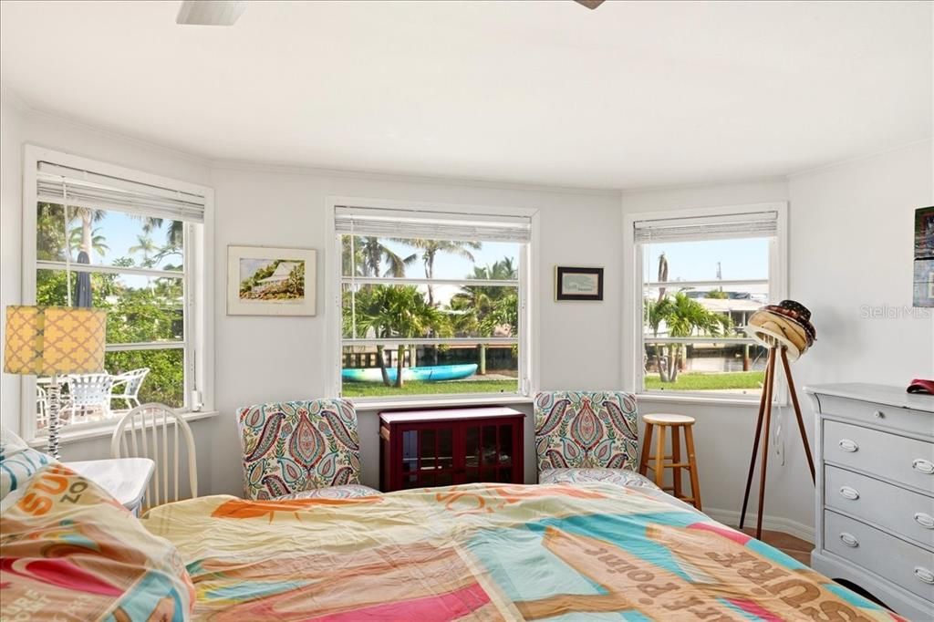 For Sale: $1,599,000 (3 beds, 2 baths, 1793 Square Feet)