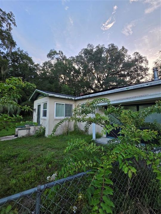 For Sale: $160,000 (2 beds, 1 baths, 1148 Square Feet)