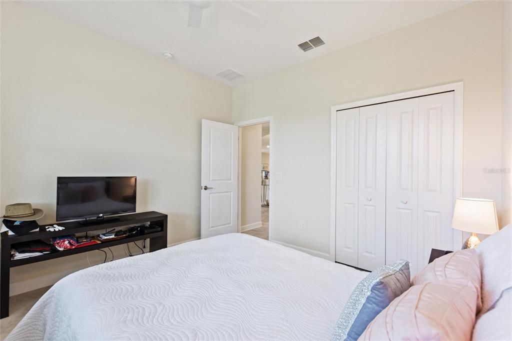 En Venta: $479,000 (4 camas, 2 baños, 2269 Pies cuadrados)