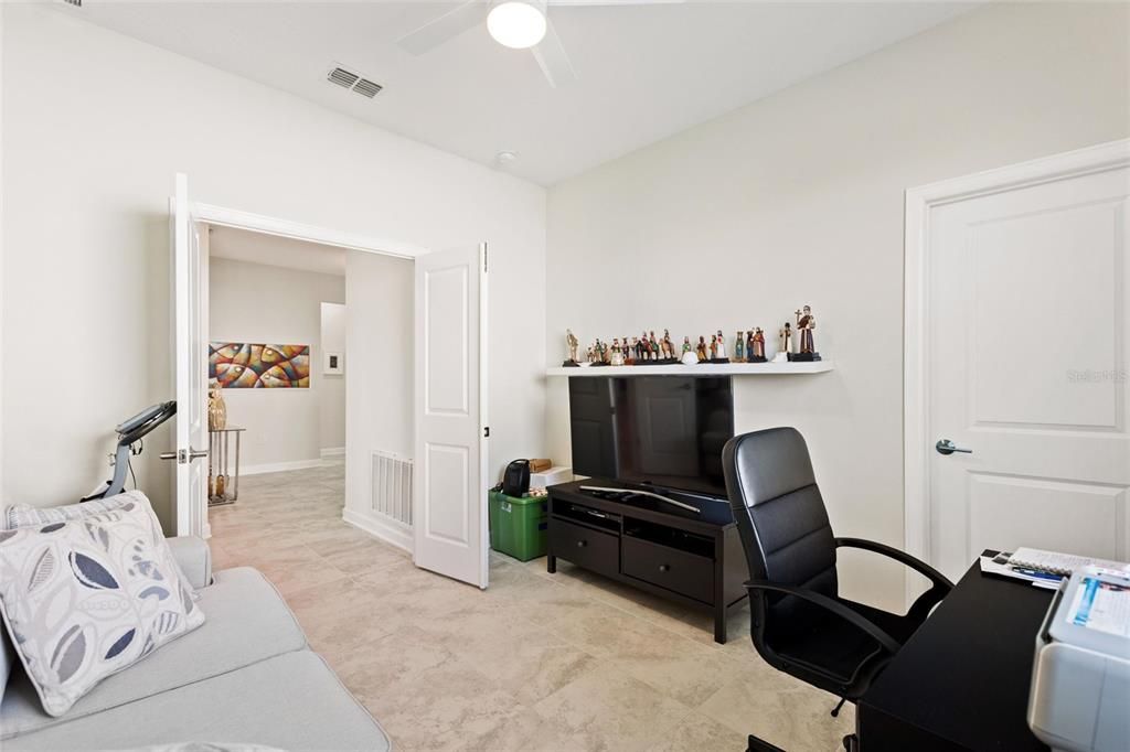 En Venta: $479,000 (4 camas, 2 baños, 2269 Pies cuadrados)