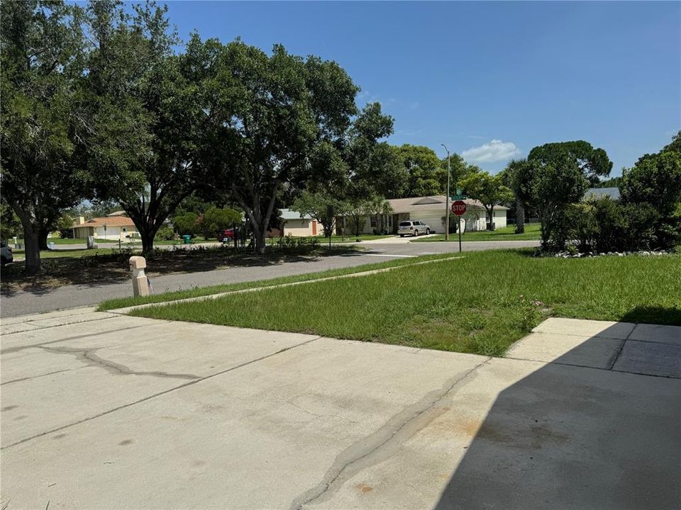 For Sale: $429,900 (4 beds, 2 baths, 1653 Square Feet)