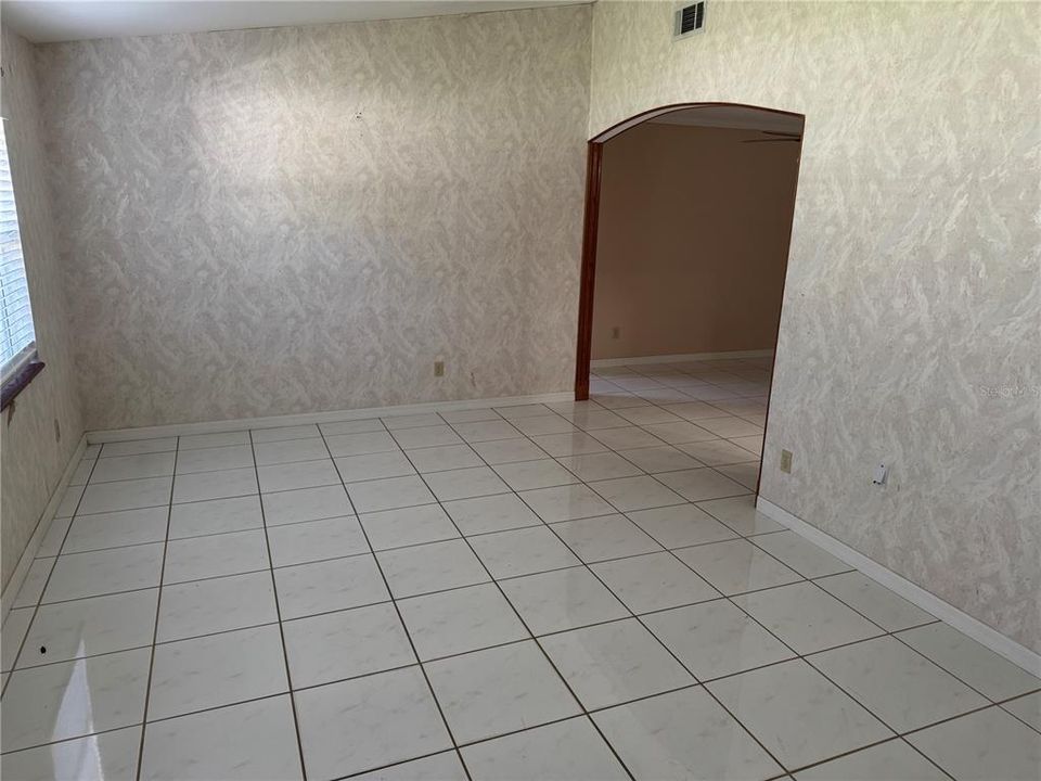 For Sale: $429,900 (4 beds, 2 baths, 1653 Square Feet)
