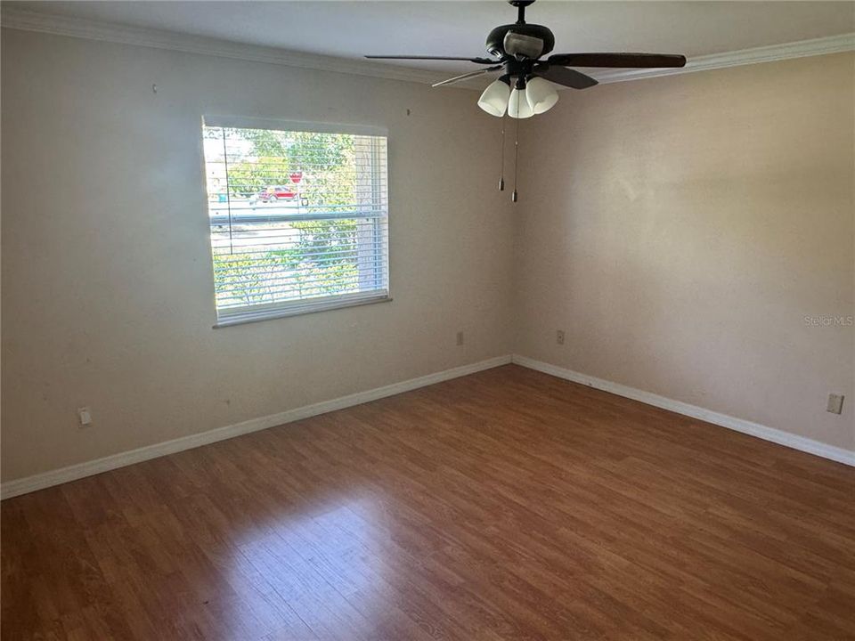 For Sale: $429,900 (4 beds, 2 baths, 1653 Square Feet)