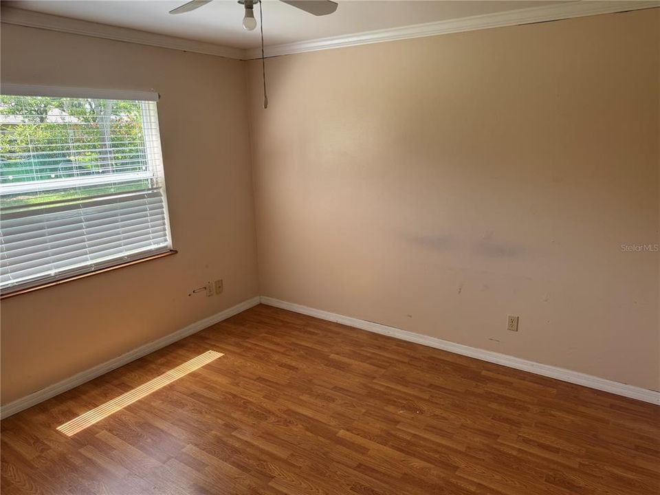 For Sale: $429,900 (4 beds, 2 baths, 1653 Square Feet)