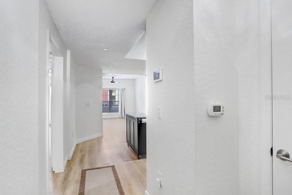 В аренду: $1,900 (1 спален, 1 ванн, 721 Квадратных фут)