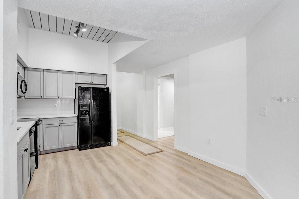 В аренду: $1,900 (1 спален, 1 ванн, 721 Квадратных фут)
