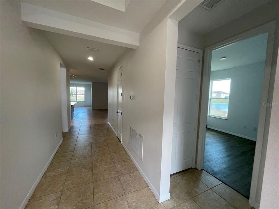 For Rent: $2,350 (4 beds, 2 baths, 2116 Square Feet)