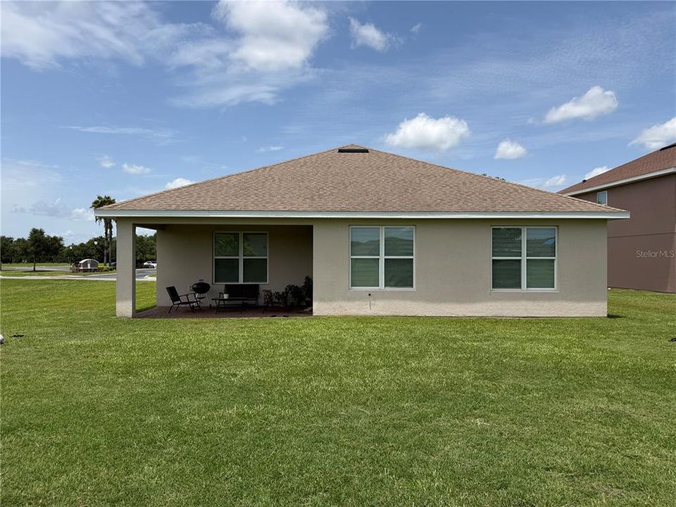For Rent: $2,350 (4 beds, 2 baths, 2116 Square Feet)