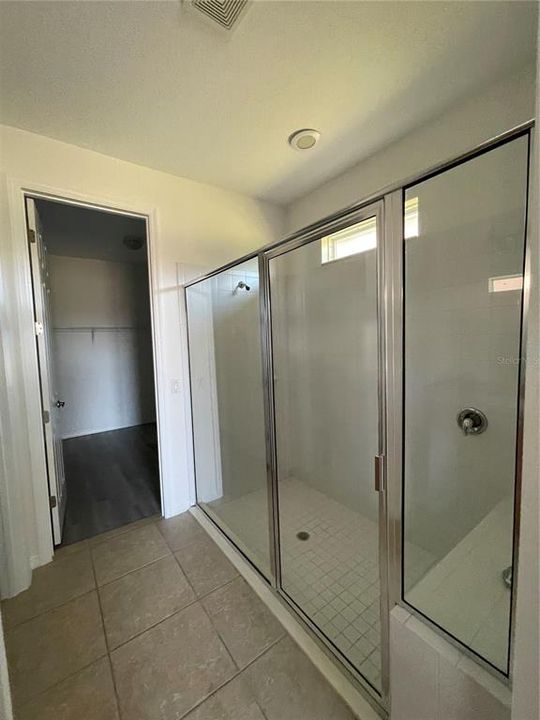 For Rent: $2,350 (4 beds, 2 baths, 2116 Square Feet)