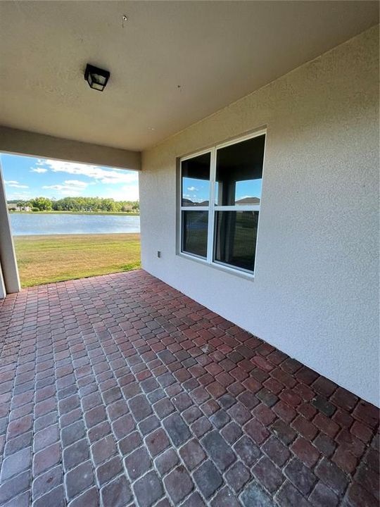 For Rent: $2,350 (4 beds, 2 baths, 2116 Square Feet)