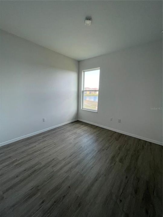 For Rent: $2,350 (4 beds, 2 baths, 2116 Square Feet)