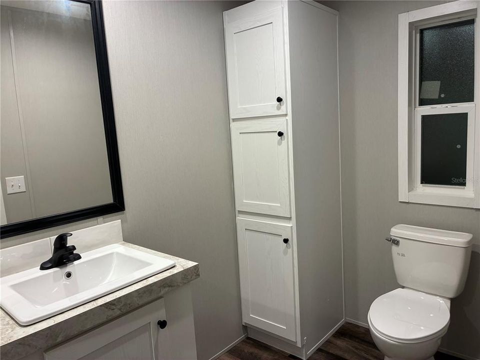 For Sale: $210,000 (3 beds, 2 baths, 924 Square Feet)