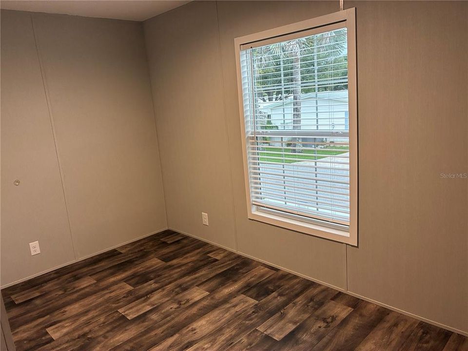 For Sale: $210,000 (3 beds, 2 baths, 924 Square Feet)