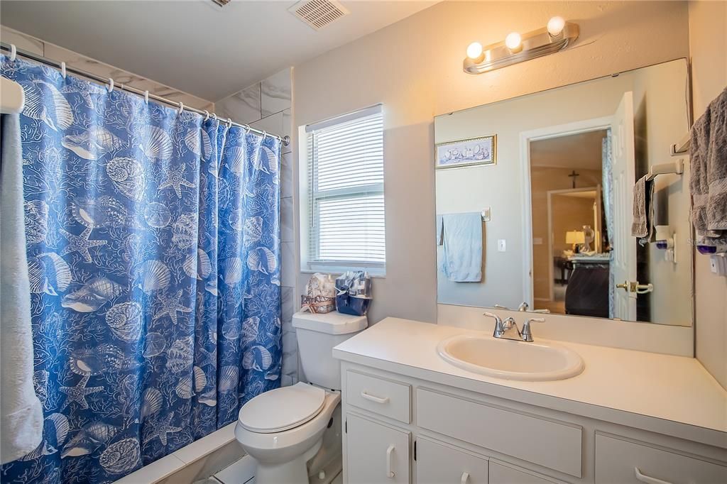 For Sale: $275,000 (3 beds, 2 baths, 1195 Square Feet)