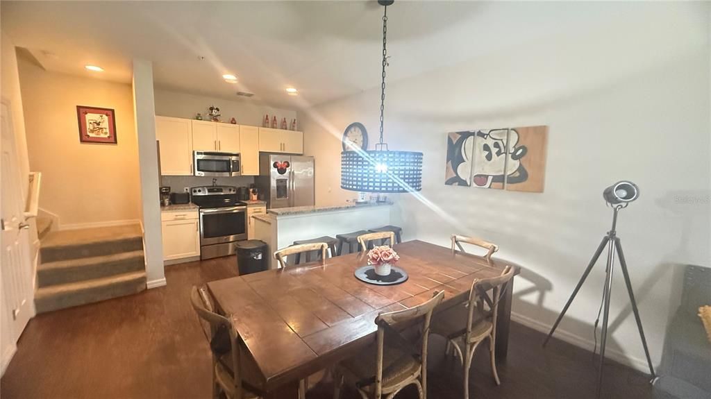 En Venta: $298,990 (3 camas, 2 baños, 1300 Pies cuadrados)