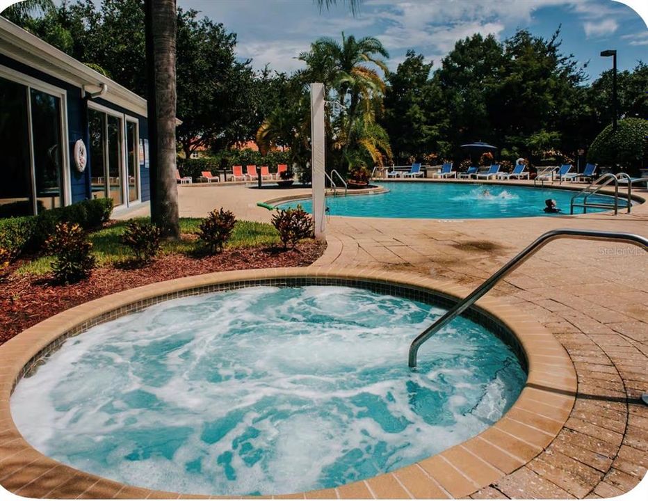 En Venta: $298,990 (3 camas, 2 baños, 1300 Pies cuadrados)