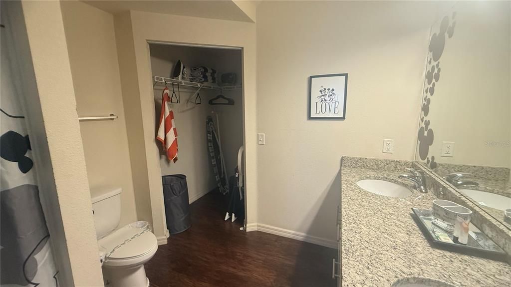 En Venta: $298,990 (3 camas, 2 baños, 1300 Pies cuadrados)