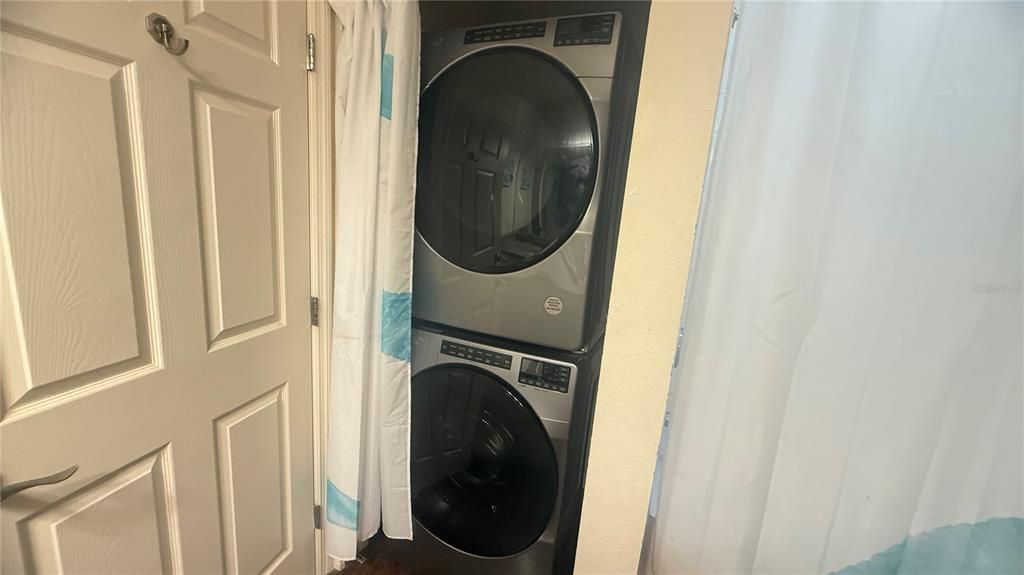 En Venta: $298,990 (3 camas, 2 baños, 1300 Pies cuadrados)
