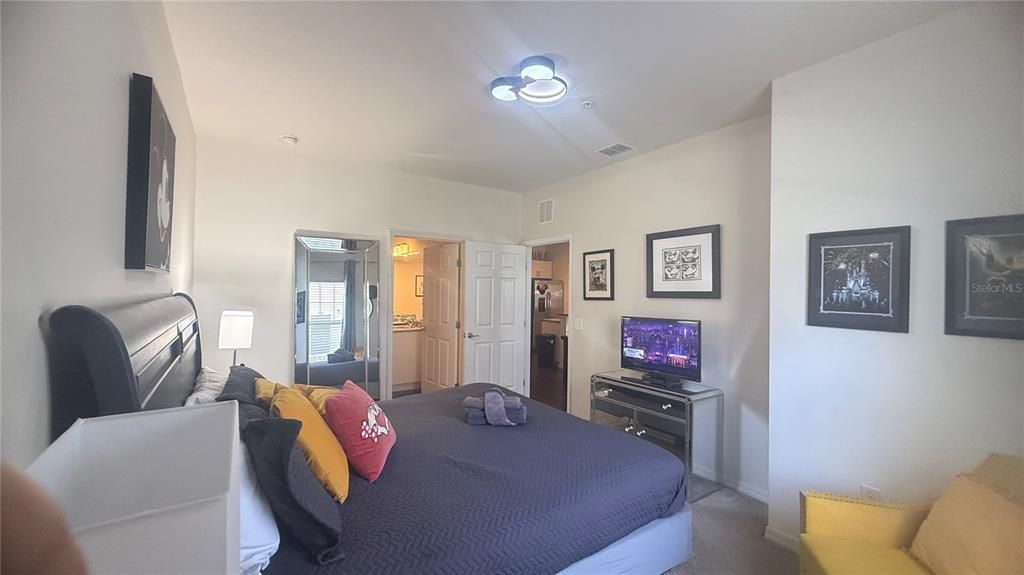 En Venta: $298,990 (3 camas, 2 baños, 1300 Pies cuadrados)