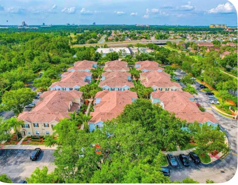 En Venta: $298,990 (3 camas, 2 baños, 1300 Pies cuadrados)