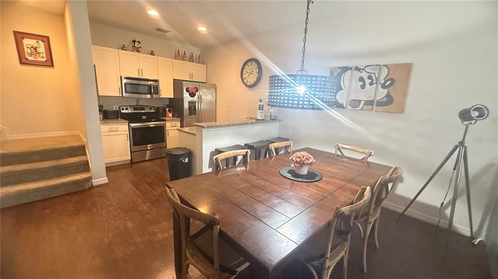 En Venta: $298,990 (3 camas, 2 baños, 1300 Pies cuadrados)