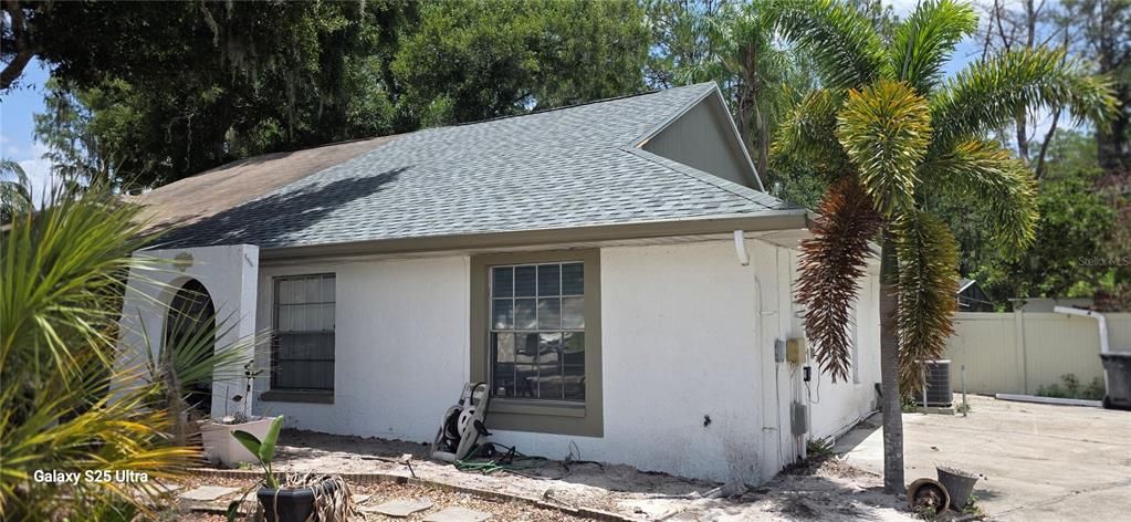 For Sale: $279,900 (2 beds, 2 baths, 1240 Square Feet)