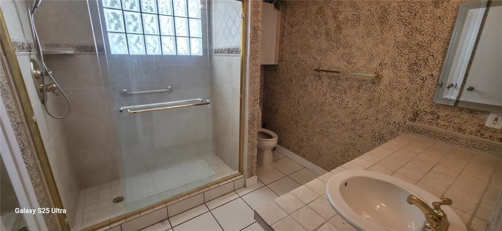 For Sale: $279,900 (2 beds, 2 baths, 1240 Square Feet)