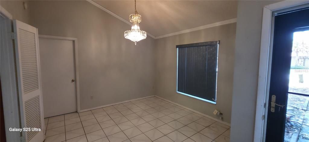 For Sale: $279,900 (2 beds, 2 baths, 1240 Square Feet)